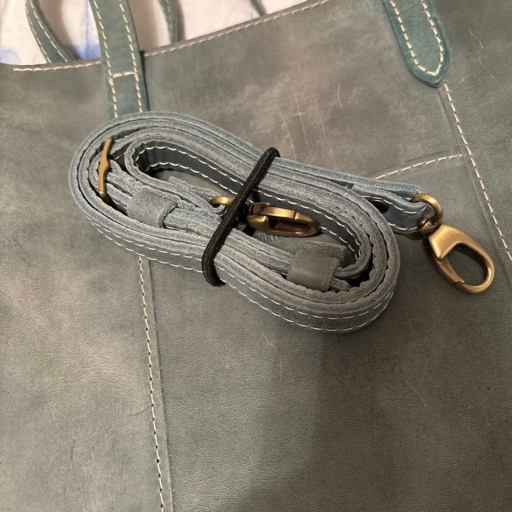 Portland Leather Goods - Lola - Large North/South Aqua zipper tote - Picture 3 of 7